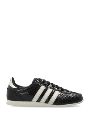 ‘Japan W’ sports shoes