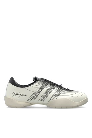 ‘Regu Embroidery’ sports shoes