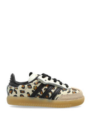 "Samba" sports shoes