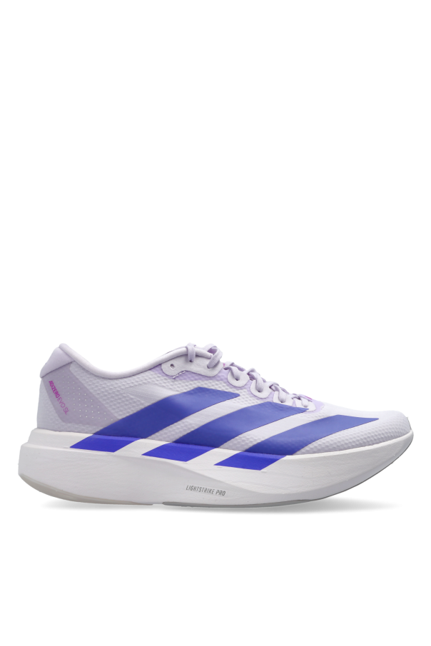 Sports shoes 