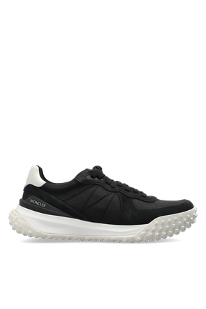‘City Trek Low Top’ sports shoes