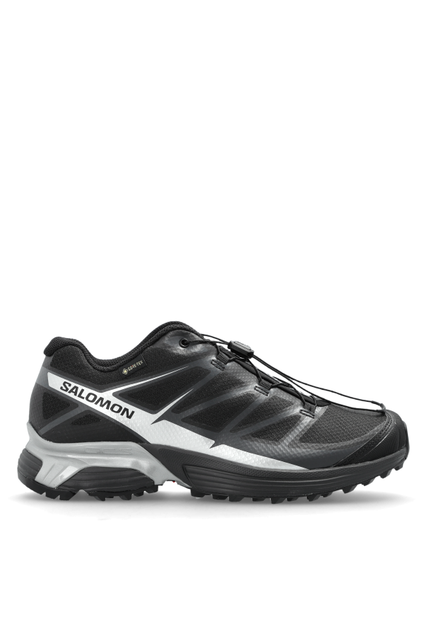 Sports shoes 