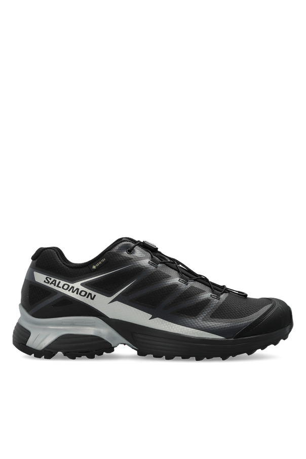 Sports shoes 