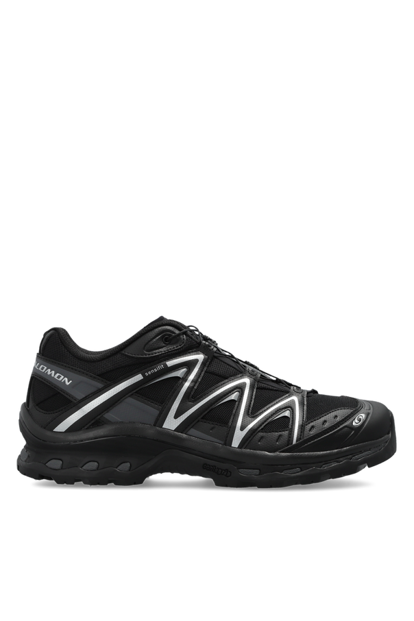 Sports shoes 