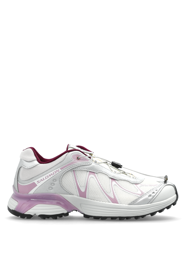 Sports shoes 