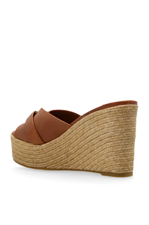 Jimmy Choo Klapki na koturnie `Leda`