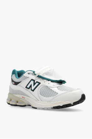 New Balance ‘M2002RVD’ sneakers