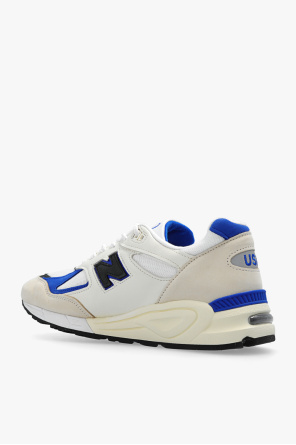 New Balance ‘M990WB2’ sneakers