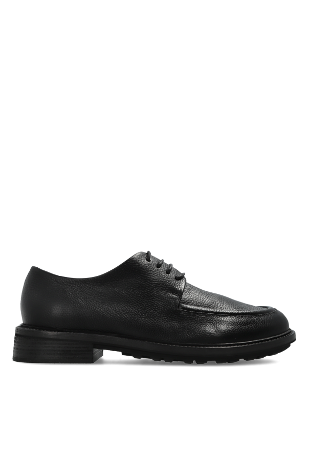 Leather shoes 