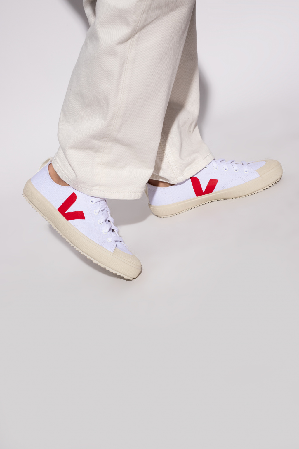 Veja ‘Nova’ sneakers