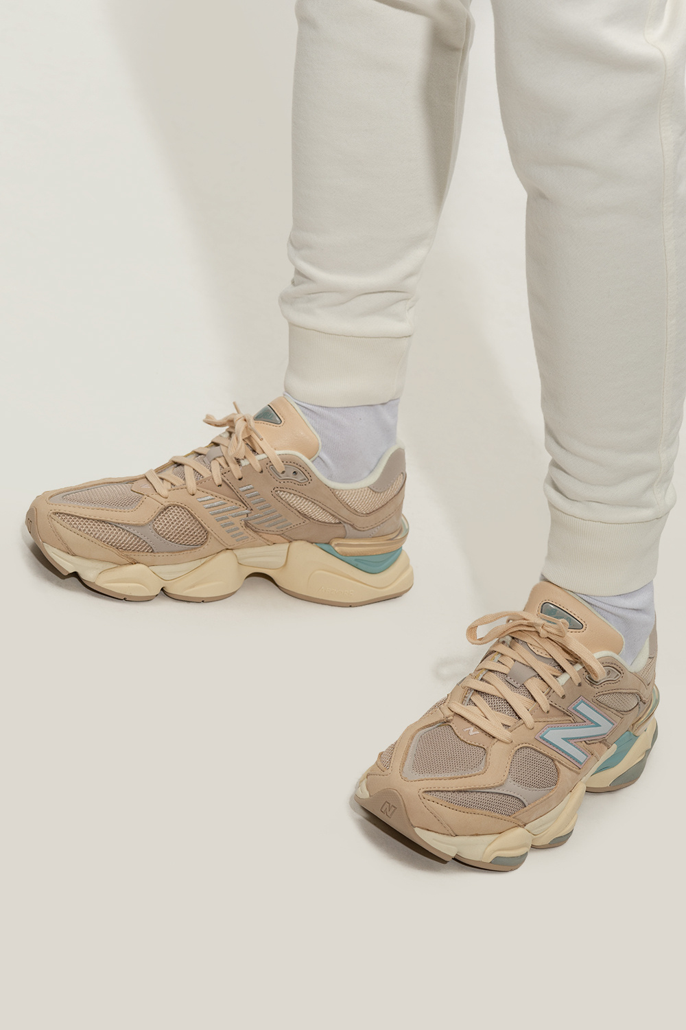 New Balance ‘U9060WCG’ sneakers