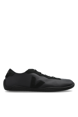 ‘Jitsu’ sports shoes