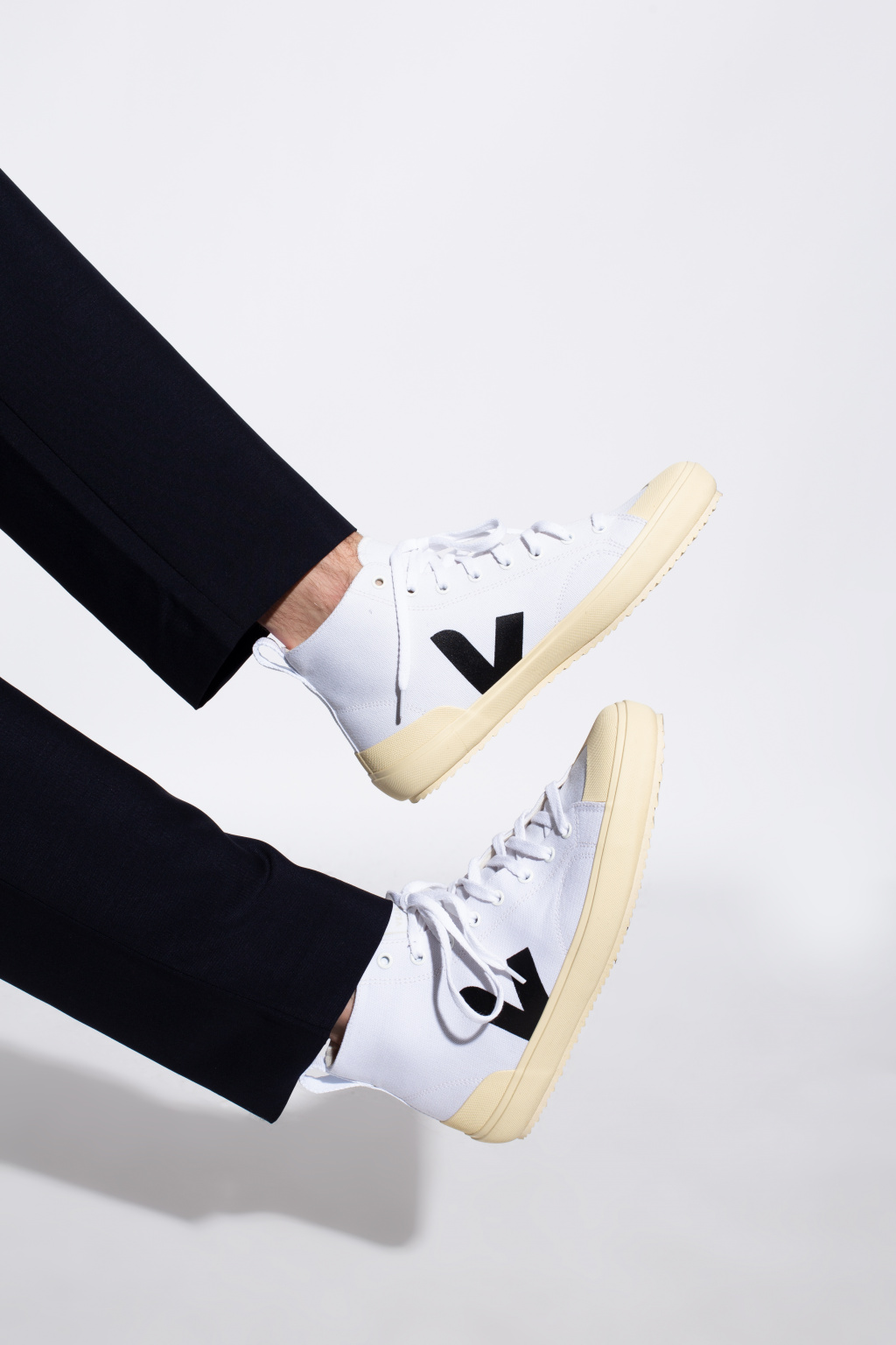 Veja ‘Nova HT’ high-top sneakers