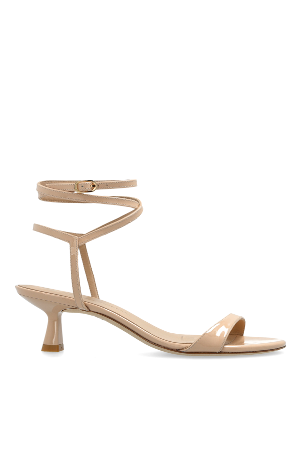 Stuart Weitzman Lackierte Sandalen mit Absatz ‘Nudist’