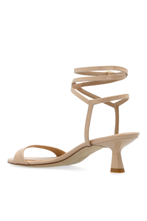 Stuart Weitzman Lackierte Sandalen mit Absatz ‘Nudist’