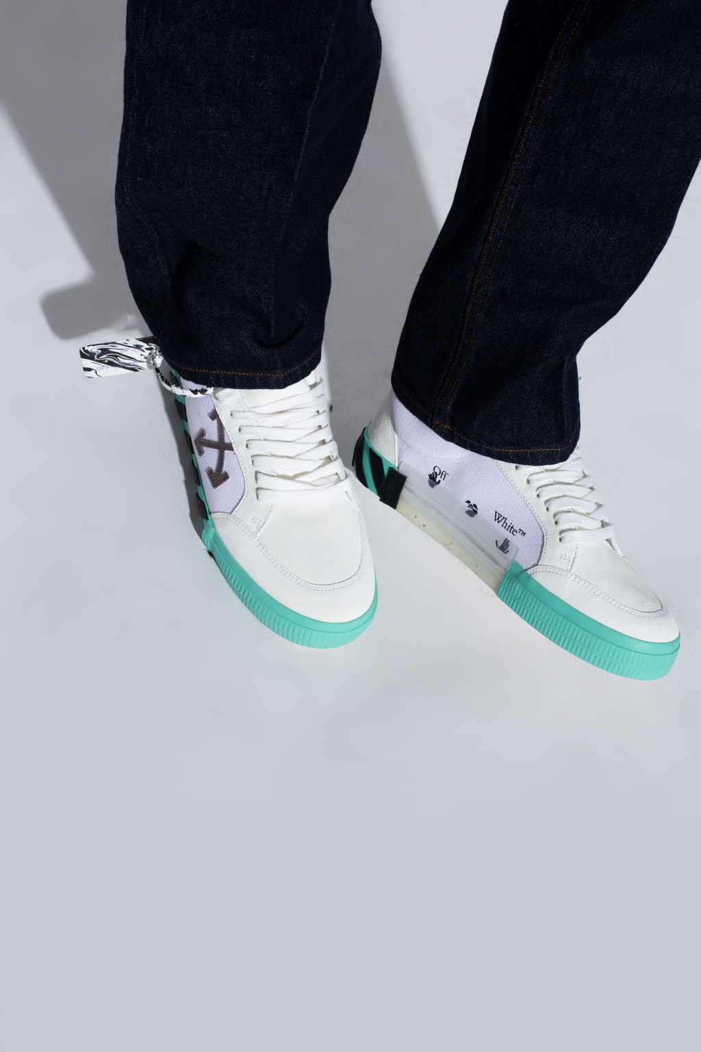 Off-White ‘Low Vulcanized’ sneakers