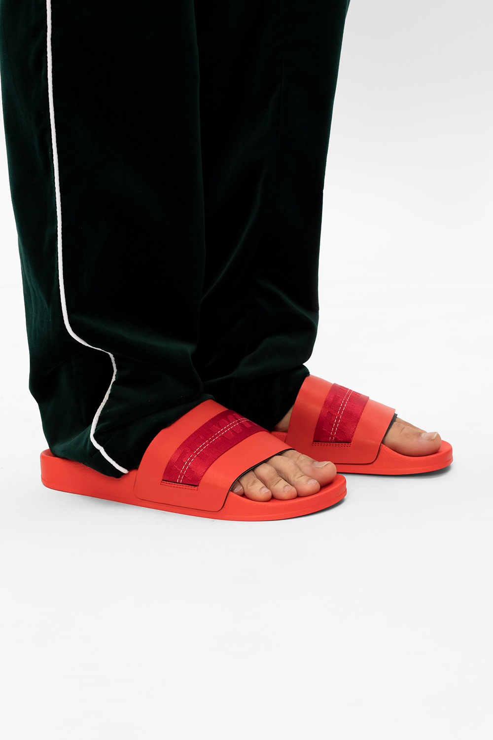 red off white slides