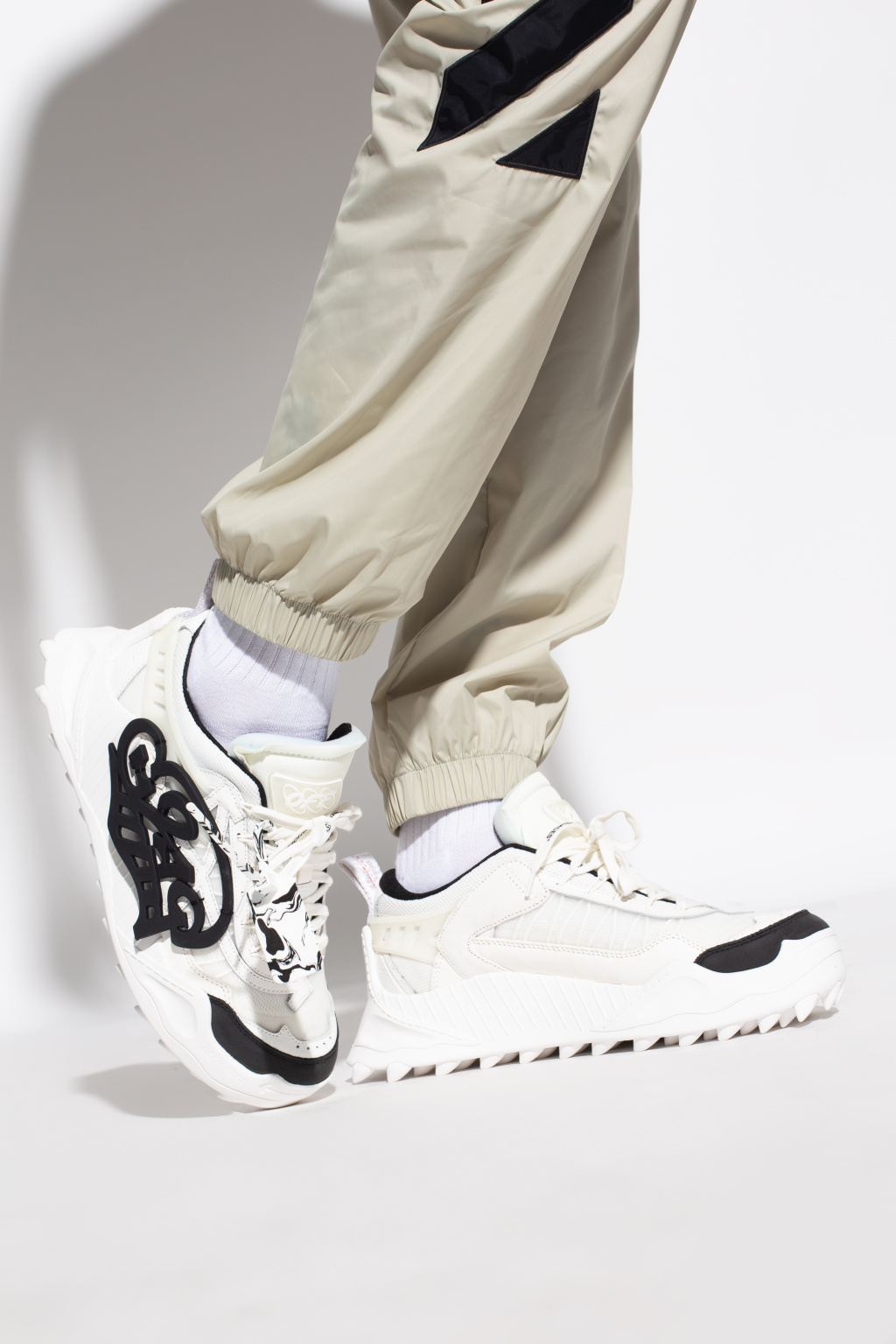 Off-White Dolce & Gabbana logo-print mesh-panelled sneakers Bianco