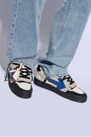 ‘floating arrow’ sneakers od Off-White