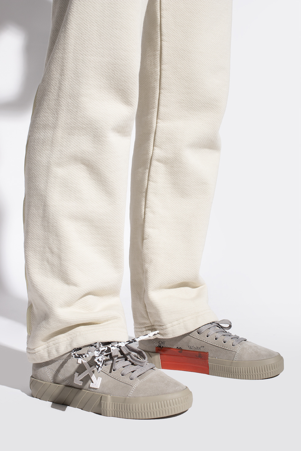 Off-White ‘Low Vulcanized’ sneakers