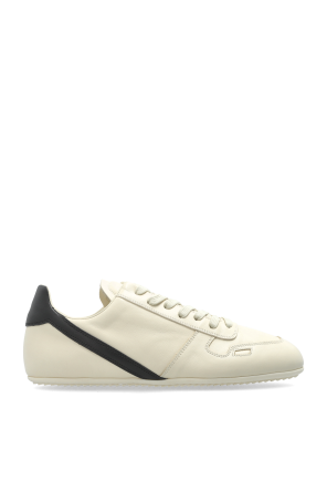 ‘Minimal Sneak’ sports shoes