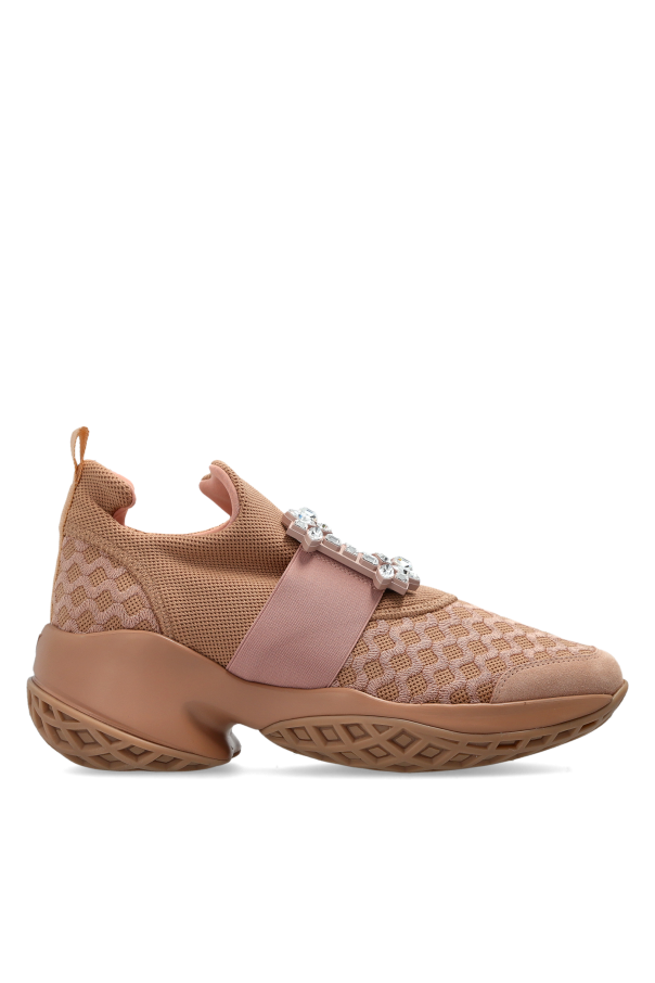 Sports shoes with shimmering crystals od Roger Vivier