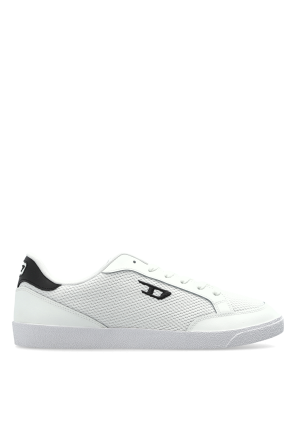 ‘S-D-LEO’ sports shoes