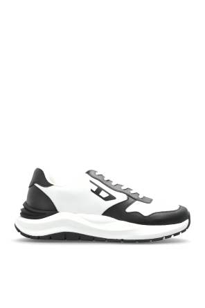 ‘S-SPEEDY’ sports shoes