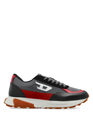 ‘S-TAME D-UP’ sports shoes
