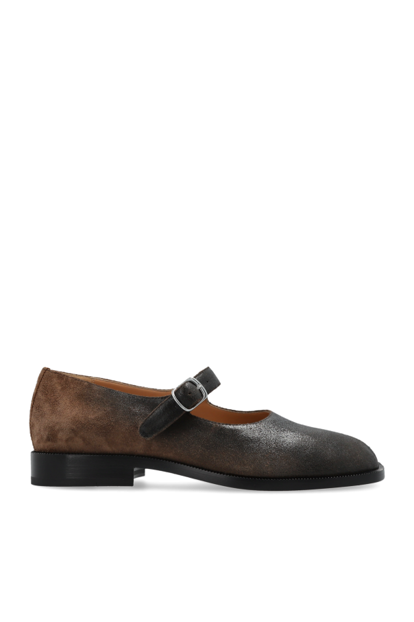 Leather shoes with ‘tabi’ cut-out od Maison Margiela