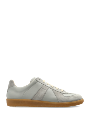 'Replica' sports shoes