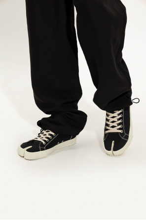 ‘tabi’ split-toe sneakers od Maison Margiela