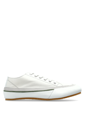 ‘Traveler’ sports shoes