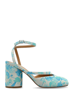 Heeled shoes with 'Tabi' cutout