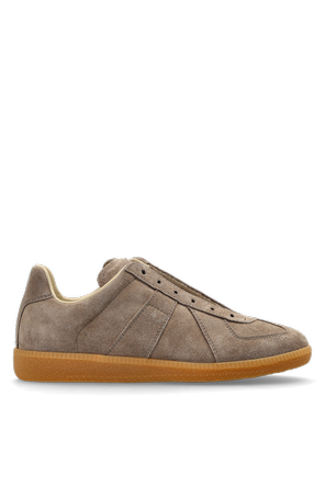 Suede sports shoes