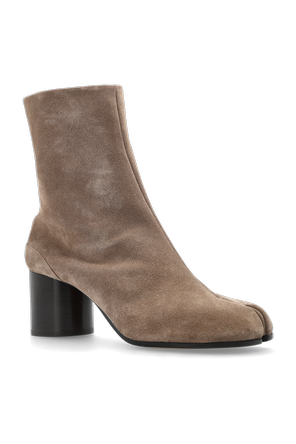 Maison Margiela Wildleder-Stiefeletten mit Absatz und Ausschnitt 'Tabi'