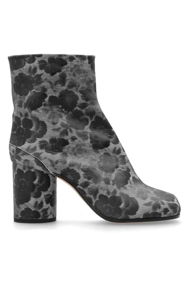 Leather heeled ankle boots with cut-out ‘Tabi’ od Maison Margiela