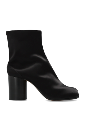 Botins de salto alto com recorte ‘tabi’ od Maison Margiela