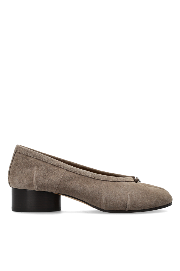 Suede heeled shoes with ‘Tabi’ cut-out od Maison Margiela