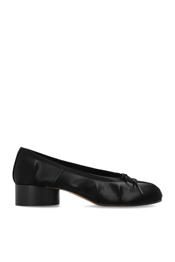 Heeled shoes with ‘tabi’ cut-out od Maison Margiela