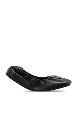 Leder-Ballerinas mit Anhänger