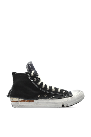 Sports shoes above the ankle