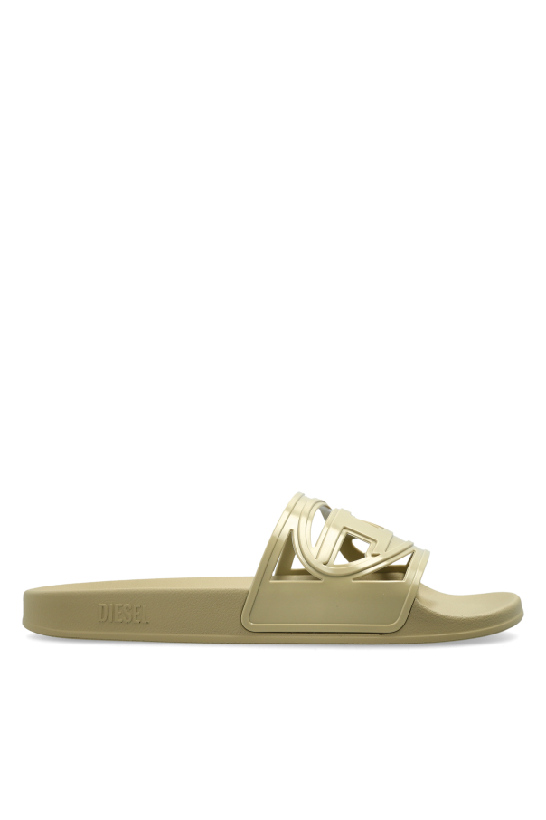 Rubber flip-flops 