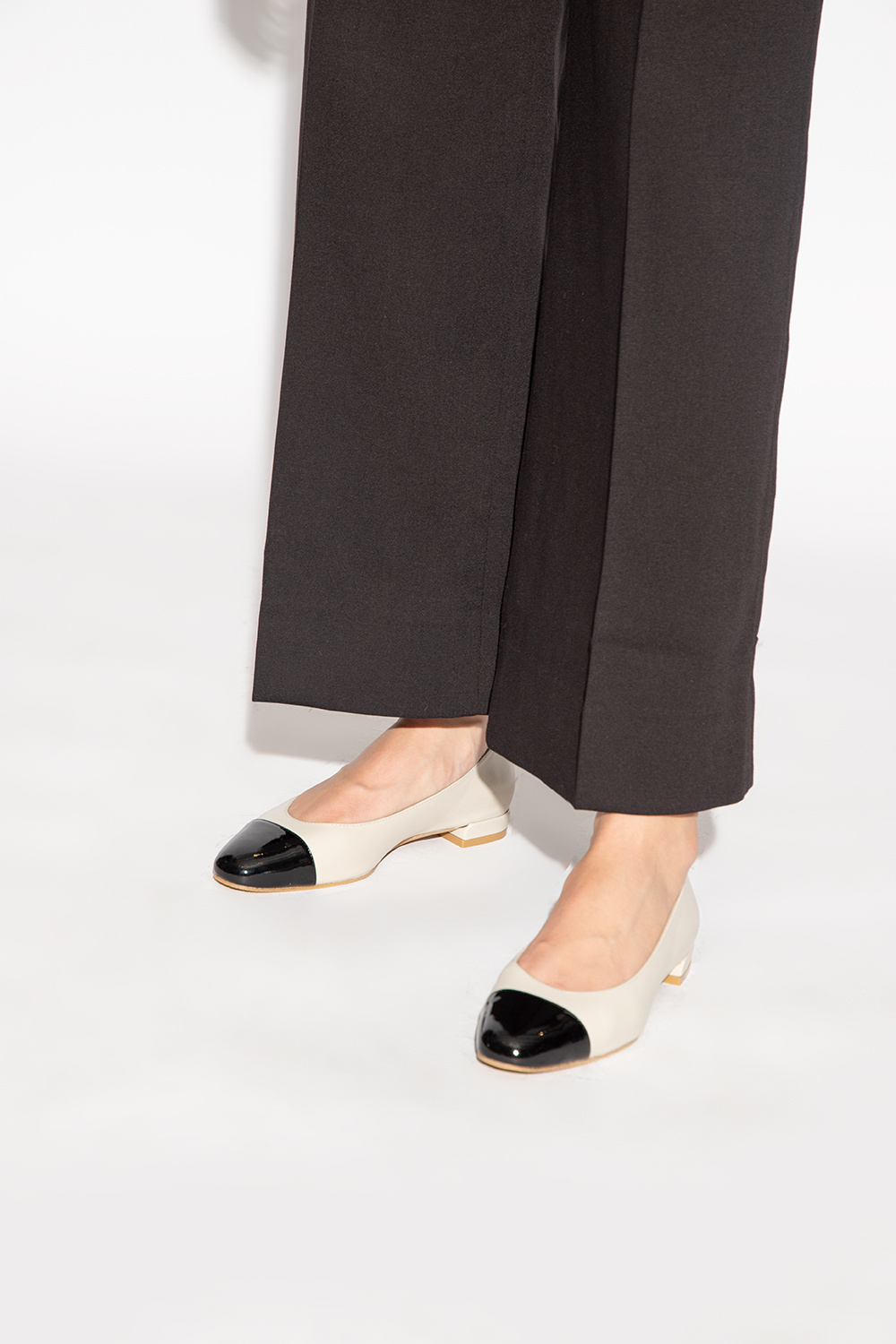 Stuart Weitzman ‘Sleek’ leather ballet flats