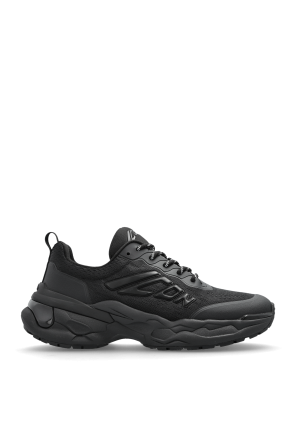 Sports shoes 