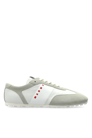 Leather sports shoes with logo