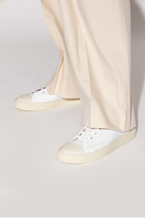 ‘tournament low’ sneakers od Common Projects