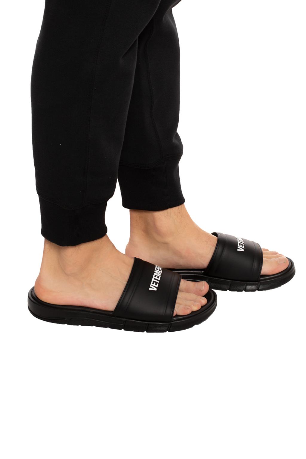 vetements reebok slides