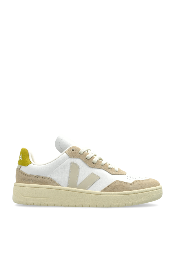 Veja Sneakers V-90