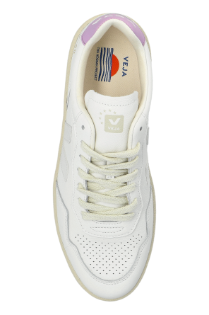 Veja Sneakers V-90